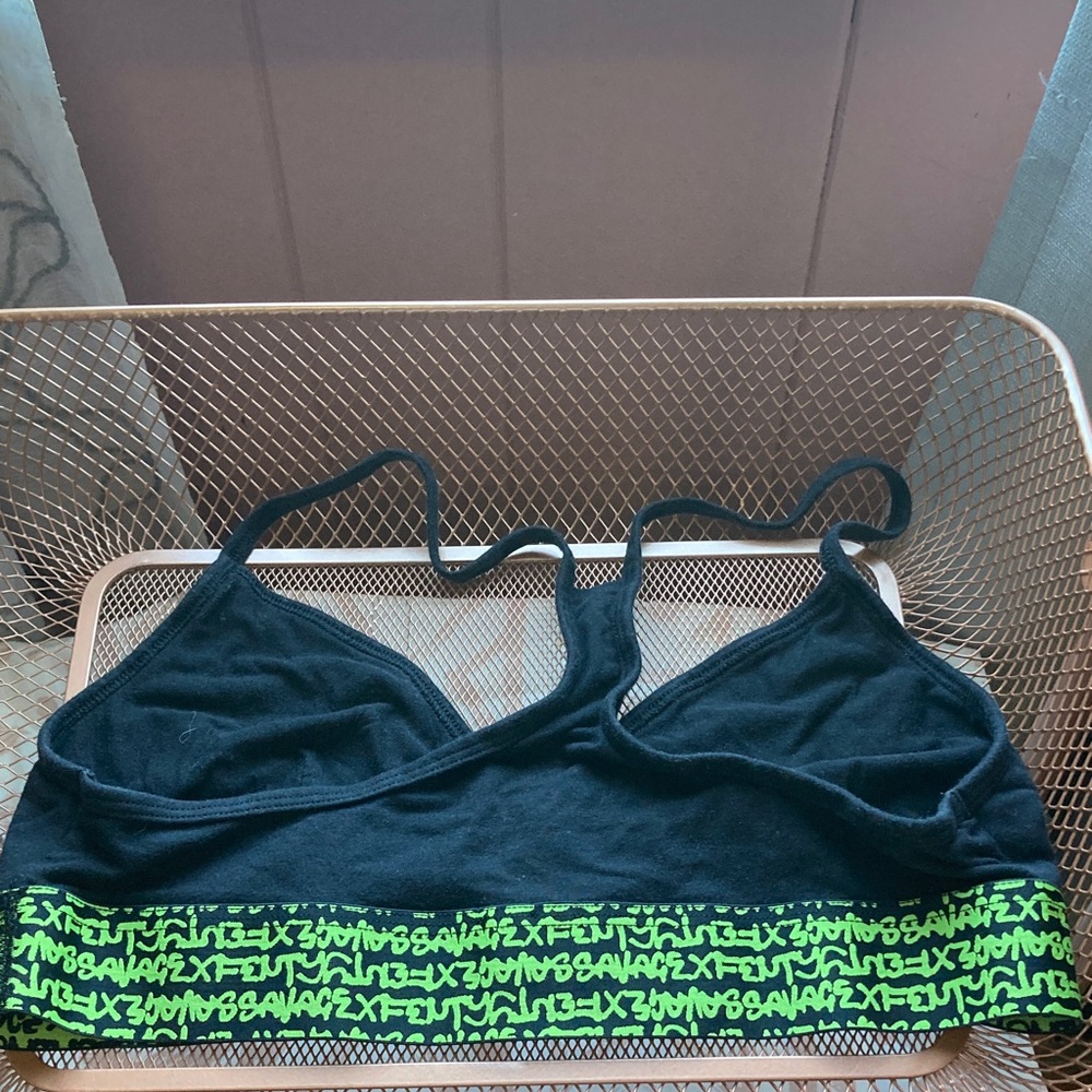 SAVAGE X FENTY Black and Green Sports Bra! - Picture 4 of 4
